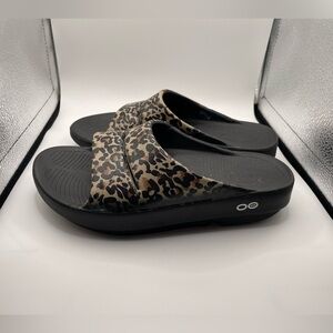 OOFOS Leopard Print Women's Sandals